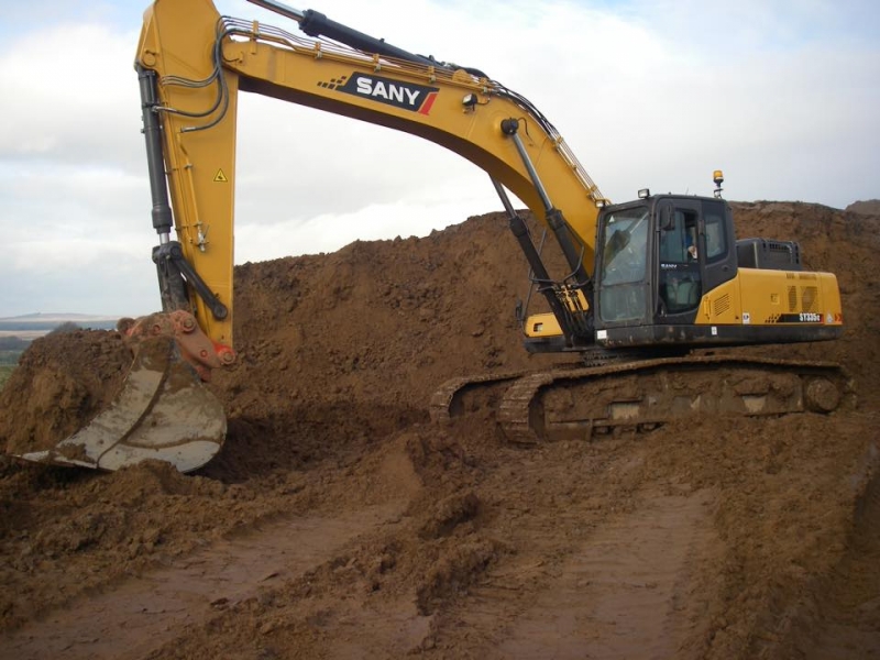 SANY Excavator Built Fishpond in Gabon SANY Excavator Built Fishpond in Gabon