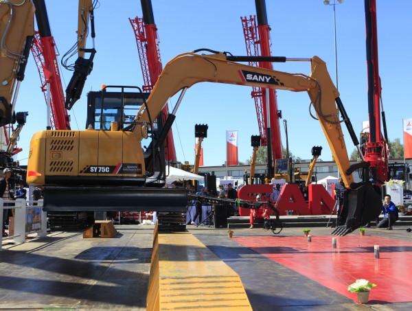 SANY excavators at CONEXPO-CON/AGG 2017