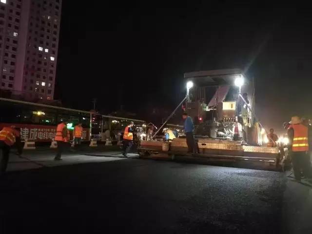 SANY road machinery supports the successful convention of the Tour of Qinghai Lake SANY road machinery supports the successful convention of the Tour of Qinghai Lake