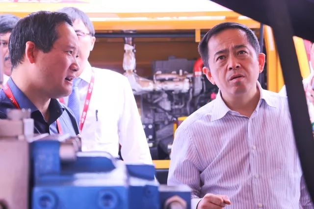 Excon 2017 Opens, President Xiang Wenbo Test-drives Local Roller Excon 2017 Opens, President Xiang Wenbo Test-drives Local Roller