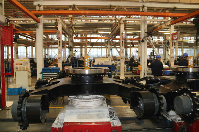 The automatic assembling line in SANY Heavy Machinery's excavators manufacturing factory.jpg