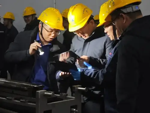 The first N-type silicon wafer is rolled off the assembly line in the ultra-thin monocrystalline silicon wafer project, marking the project officially entering the pilot production phase.