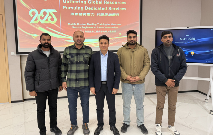 Unité Commerciale de Construction Préfabriquée Achève son Premier Programme de Formation d'ingénieurs de Service à l'Étranger