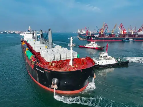 Recently, 120 SANY dump trucks departed from Tianjin Port, heading to countries in Central America to support national municipal engineering projects.