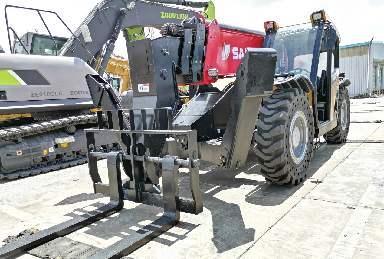 Details of telehandler