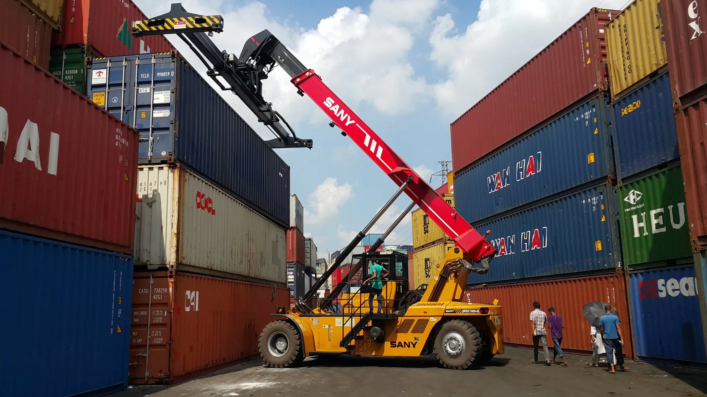 SANY reach stacker in operation