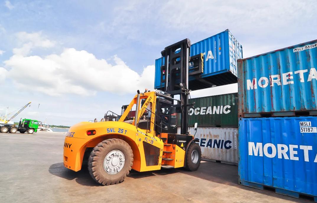 SANY Forklift Truck moving materials