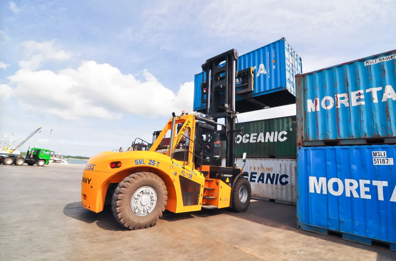 SANY forklift truck with a rated capacity of 25T