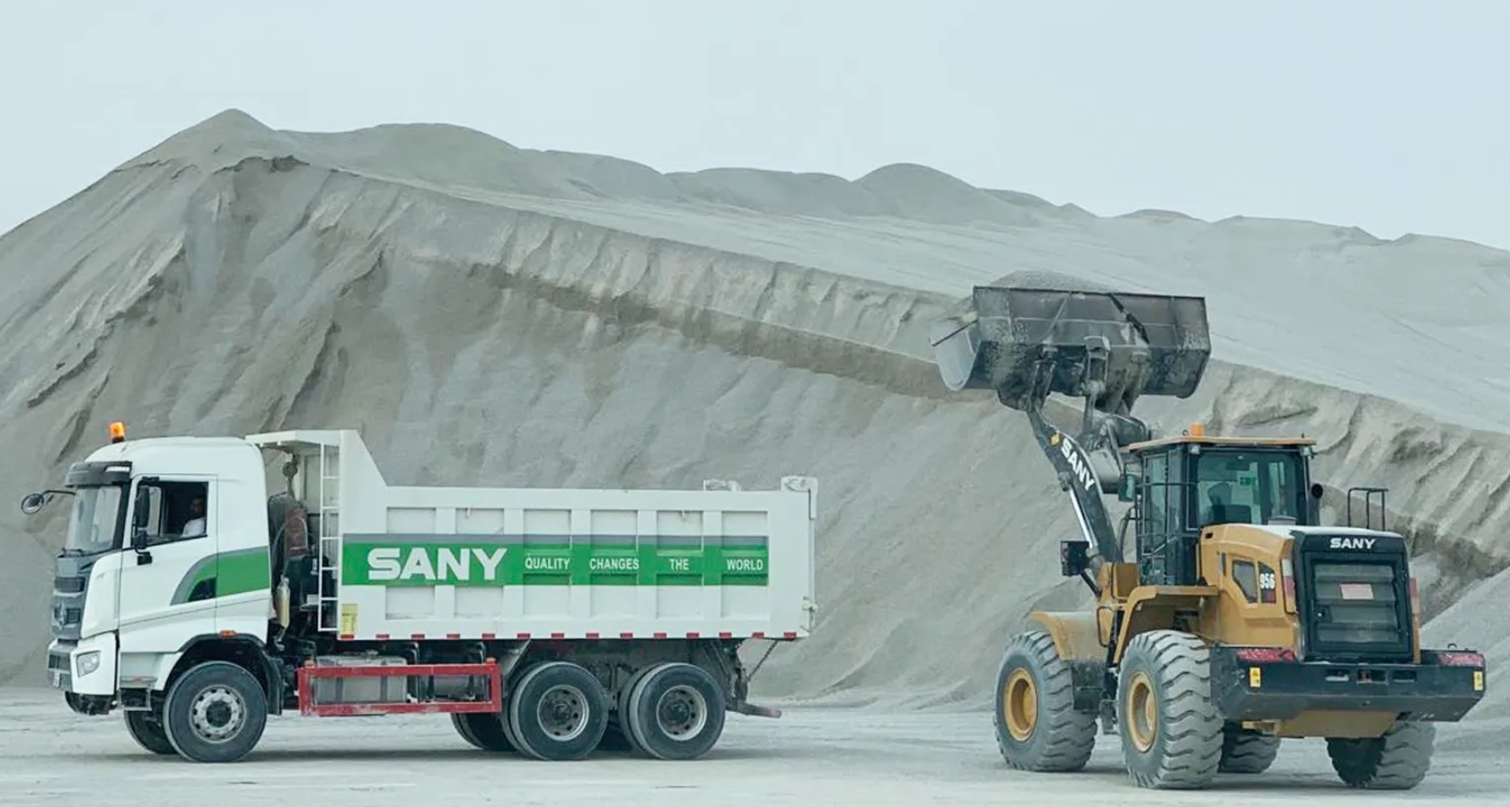 Side loader trucks integrate transportation and loading