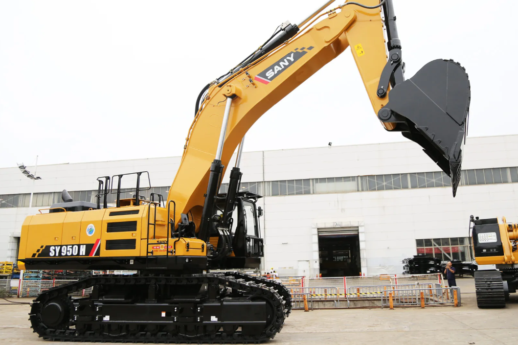 Escavadora num estaleiro de construção