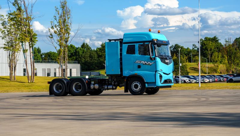 Electric Semi-trailer Tractor