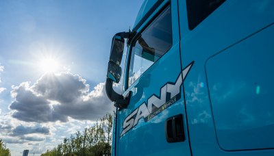 Electric Semi-trailer Tractor